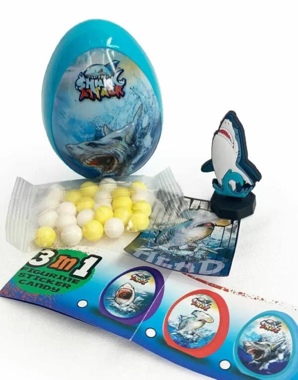 1 stk Shark Attack 3D Surprise Egg - Egg med Godteri og Leker