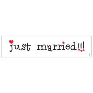 Just Married - Hvitt Pappskilt med Røde Hjerter 50x11 cm