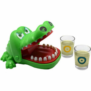 Krokodille Drikkespill med 2 Shotglass