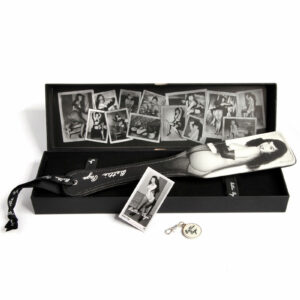 Bettie Page - Picture Perfect Spanking Paddle - 32 cm