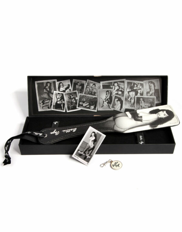 Bettie Page - Picture Perfect Spanking Paddle - 32 cm