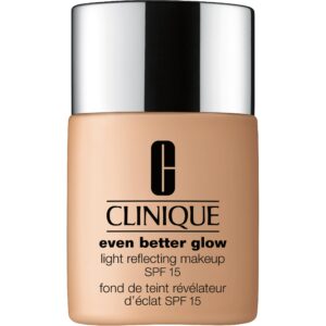 Clinique Even Better Glow Light Reflecting Makeup SPF15 CN 52 Neutral